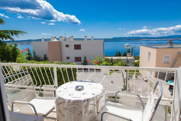 Apartments Bujan Crikvenica Luaran gambar